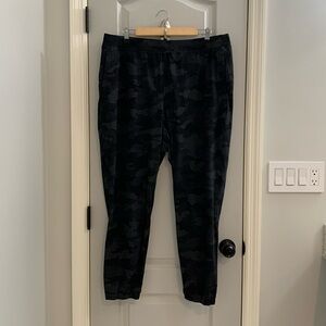 Lululemon Adapted State High-Rise Jogger Black Camo Size 16 Like New